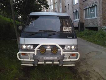 1991 Mitsubishi Delica Photos