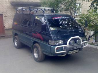 1991 Mitsubishi Delica Pictures