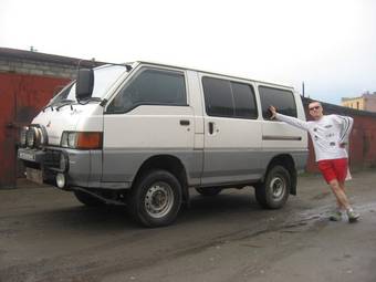 1991 Mitsubishi Delica Pictures