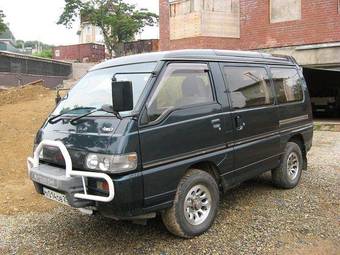 1991 Mitsubishi Delica Photos