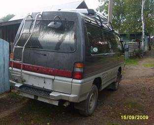 1991 Mitsubishi Delica Pictures