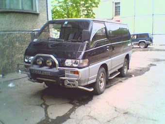 1992 Mitsubishi Delica