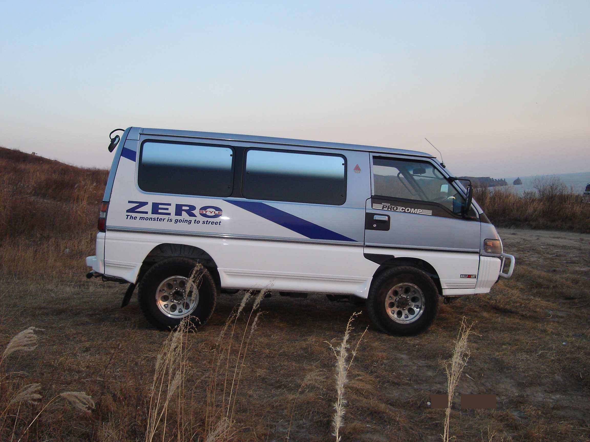 1992 Mitsubishi Delica