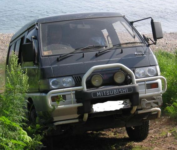 1992 Mitsubishi Delica