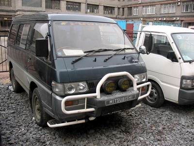 1992 Mitsubishi Delica Pictures