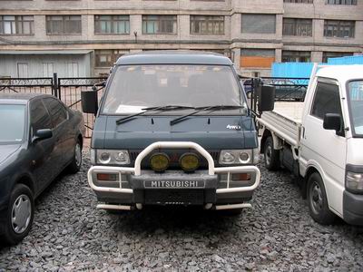 1992 Mitsubishi Delica Pictures