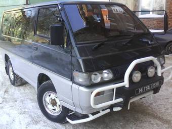 1992 Mitsubishi Delica Photos