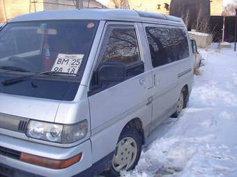 1992 Mitsubishi Delica Photos