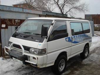 1992 Mitsubishi Delica Photos