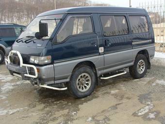 1992 Mitsubishi Delica Photos