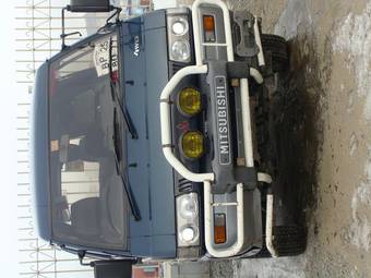 1992 Mitsubishi Delica Pictures