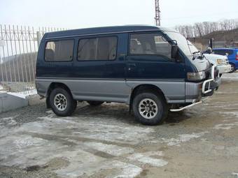 1992 Mitsubishi Delica Photos