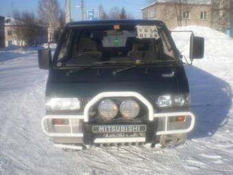 1992 Mitsubishi Delica Pictures