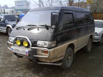 1992 Mitsubishi Delica Photos