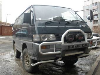 1992 Mitsubishi Delica Pictures