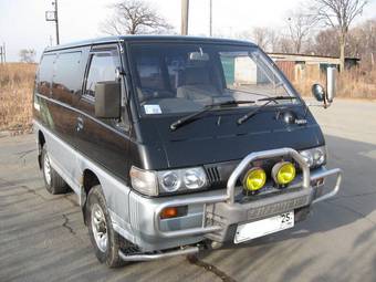1992 Mitsubishi Delica Pictures