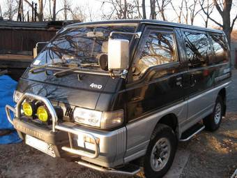 1992 Mitsubishi Delica Photos