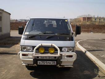 1992 Mitsubishi Delica Photos