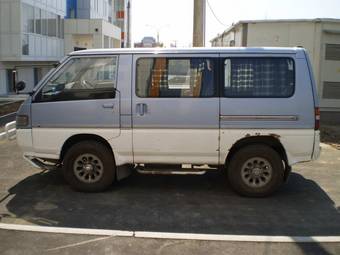 1992 Mitsubishi Delica Pictures