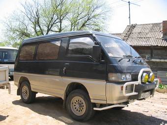 1992 Mitsubishi Delica Photos