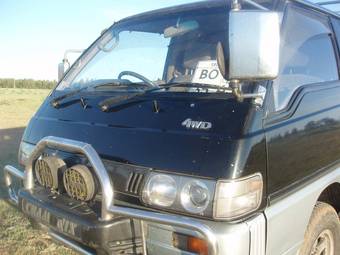 1992 Mitsubishi Delica Photos