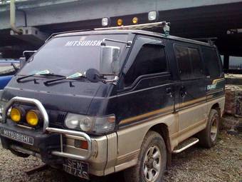 1992 Mitsubishi Delica Photos