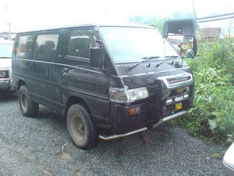 1992 Mitsubishi Delica Photos