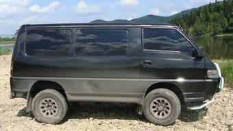 1992 Mitsubishi Delica Photos