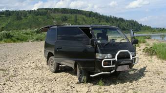 1992 Mitsubishi Delica Pictures