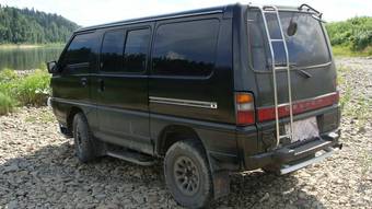 1992 Mitsubishi Delica Wallpapers
