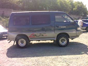 1992 Mitsubishi Delica Photos