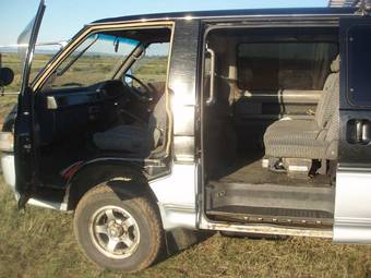 1992 Mitsubishi Delica Pictures