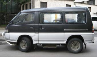 1992 Mitsubishi Delica Photos