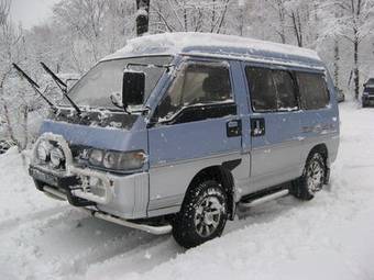 1993 Mitsubishi Delica Pictures