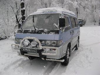 1993 Mitsubishi Delica Pictures