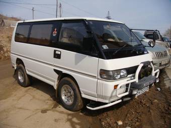 1993 Mitsubishi Delica Pictures