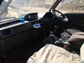 1993 Mitsubishi Delica Photos