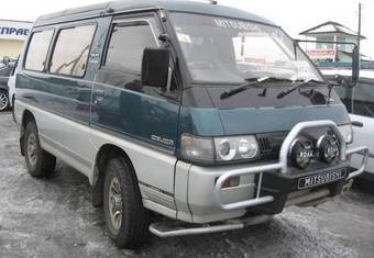1993 Mitsubishi Delica Photos