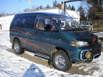 1993 Mitsubishi Delica Pictures