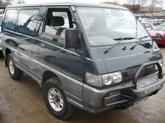 1993 Mitsubishi Delica Photos