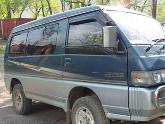 1993 Mitsubishi Delica Photos