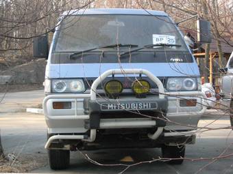 1993 Mitsubishi Delica Photos