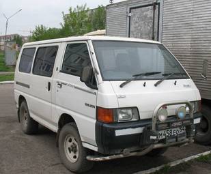 1993 Mitsubishi Delica Pictures