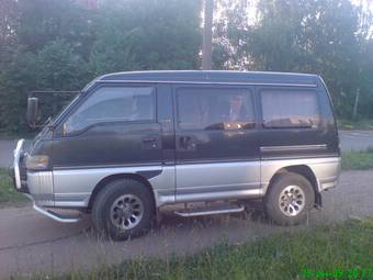 1993 Mitsubishi Delica Pictures