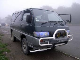 1993 Mitsubishi Delica Pictures