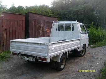 1993 Mitsubishi Delica Images