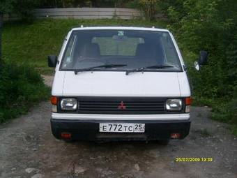 1993 Mitsubishi Delica Pictures