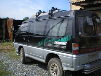 1993 Mitsubishi Delica Pictures