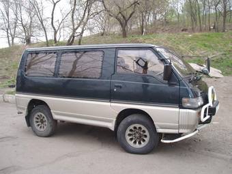 1993 Mitsubishi Delica Photos