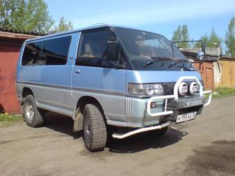 1993 Mitsubishi Delica Photos